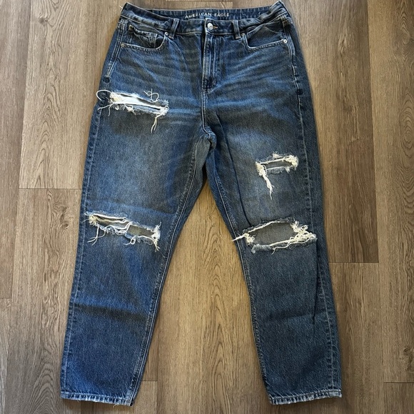 American Eagle Distressed Mom Jeans - Picture 1 of 8